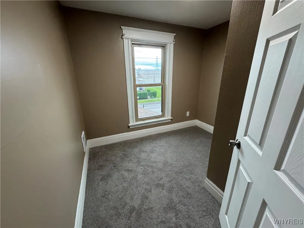 171 56th Street, Niagara Falls, New York 14304, Niagara Falls, New York 14304, 4 Bedrooms Bedrooms, 9 Rooms Rooms,2 BathroomsBathrooms,Residential,Closed,171 56th Street, Niagara Falls, New York 14304,B1606520