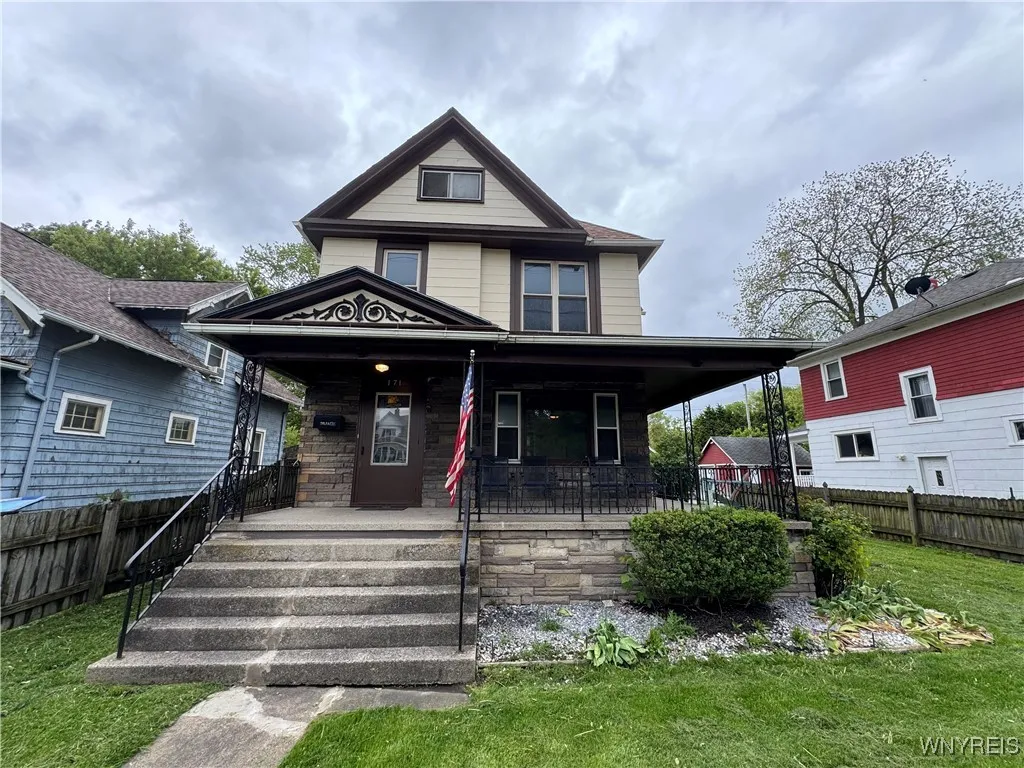 171 56th Street, Niagara Falls, New York 14304, Niagara Falls, New York 14304, 4 Bedrooms Bedrooms, 9 Rooms Rooms,2 BathroomsBathrooms,Residential,Closed,171 56th Street, Niagara Falls, New York 14304,B1606520