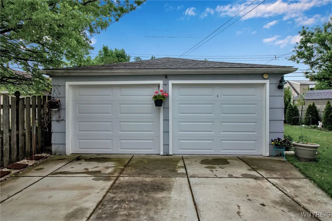 202 Tremaine Avenue, Tonawanda-town, New York 1421, Tonawanda, New York 14217, 4 Bedrooms Bedrooms, ,2 BathroomsBathrooms,Residential,Closed,202 Tremaine Avenue, Tonawanda-town, New York 1421,B1609612