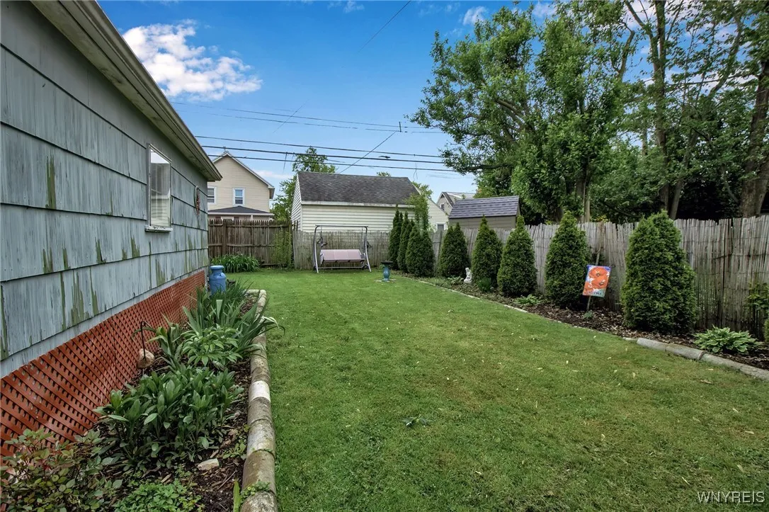 202 Tremaine Avenue, Tonawanda-town, New York 1421, Tonawanda, New York 14217, 4 Bedrooms Bedrooms, ,2 BathroomsBathrooms,Residential,Closed,202 Tremaine Avenue, Tonawanda-town, New York 1421,B1609612