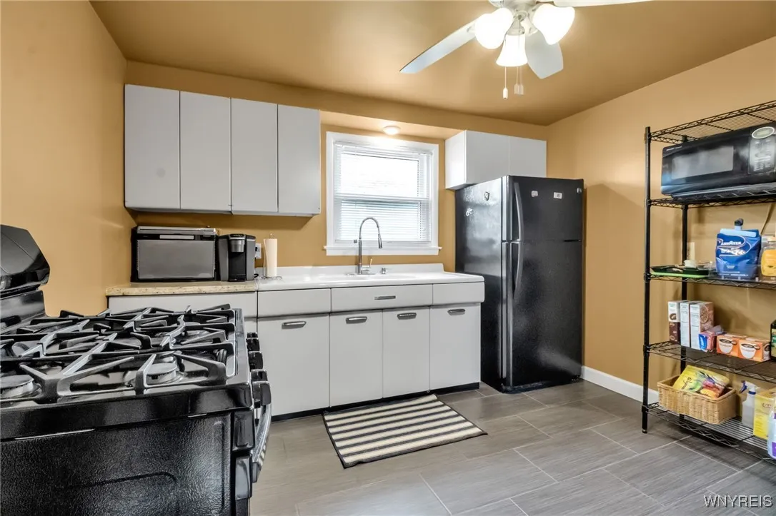 202 Tremaine Avenue, Tonawanda-town, New York 1421, Tonawanda, New York 14217, 4 Bedrooms Bedrooms, ,2 BathroomsBathrooms,Residential,Closed,202 Tremaine Avenue, Tonawanda-town, New York 1421,B1609612