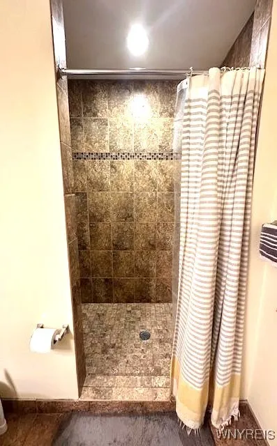 Large walk in shower.