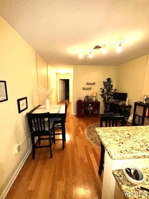 Dining / flex space.