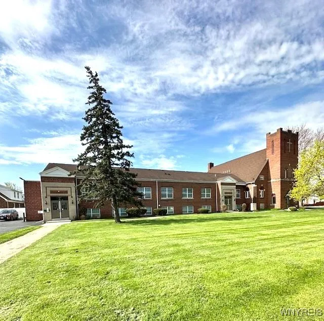 786 Kenmore Avenue 8, Buffalo, New York 14216, Buffalo, New York 14216, 1 Bedroom Bedrooms, 5 Rooms Rooms,1 BathroomBathrooms,Residential Lease,For Rent,786 Kenmore Avenue 8, Buffalo, New York 14216,B1609683