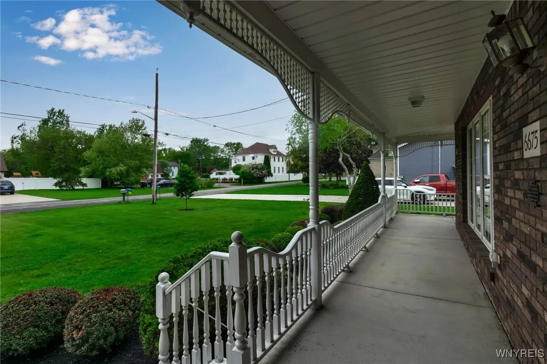 6675 Rohr Street, Wheatfield, New York 14304, Wheatfield, New York 14304, 3 Bedrooms Bedrooms, 9 Rooms Rooms,3 BathroomsBathrooms,Residential,Closed,6675 Rohr Street, Wheatfield, New York 14304,0,B1609615