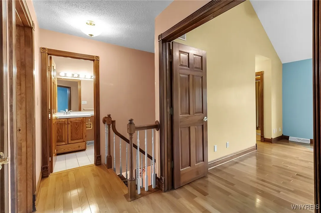 6675 Rohr Street, Wheatfield, New York 14304, Wheatfield, New York 14304, 3 Bedrooms Bedrooms, 9 Rooms Rooms,3 BathroomsBathrooms,Residential,Closed,6675 Rohr Street, Wheatfield, New York 14304,0,B1609615