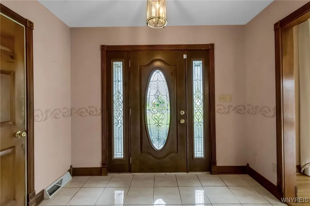 6675 Rohr Street, Wheatfield, New York 14304, Wheatfield, New York 14304, 3 Bedrooms Bedrooms, 9 Rooms Rooms,3 BathroomsBathrooms,Residential,Closed,6675 Rohr Street, Wheatfield, New York 14304,0,B1609615