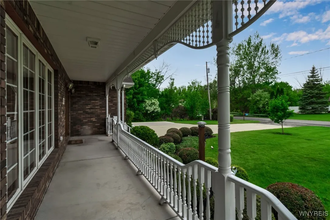 6675 Rohr Street, Wheatfield, New York 14304, Wheatfield, New York 14304, 3 Bedrooms Bedrooms, 9 Rooms Rooms,3 BathroomsBathrooms,Residential,Closed,6675 Rohr Street, Wheatfield, New York 14304,0,B1609615