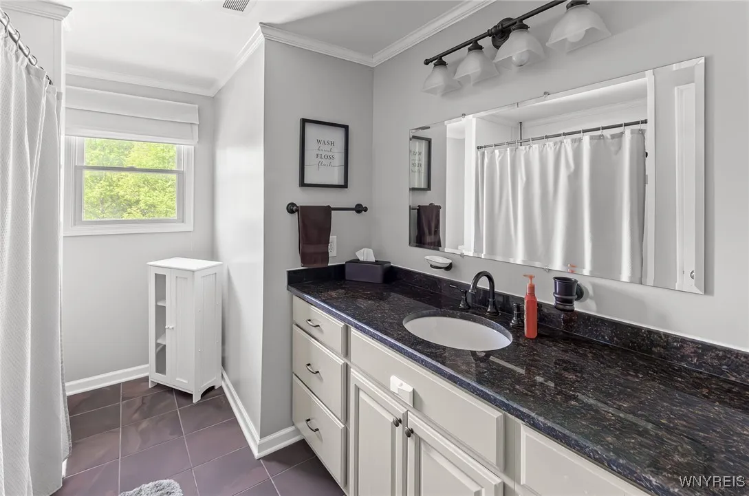 13 Robin Court, West Seneca, New York 14224, West Seneca, New York 14224, 3 Bedrooms Bedrooms, 7 Rooms Rooms,1 BathroomBathrooms,Residential,Closed,13 Robin Court, West Seneca, New York 14224,B1609664