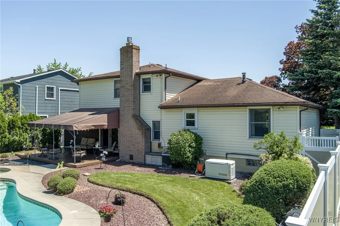 13 Robin Court, West Seneca, New York 14224, West Seneca, New York 14224, 3 Bedrooms Bedrooms, 7 Rooms Rooms,1 BathroomBathrooms,Residential,Closed,13 Robin Court, West Seneca, New York 14224,B1609664