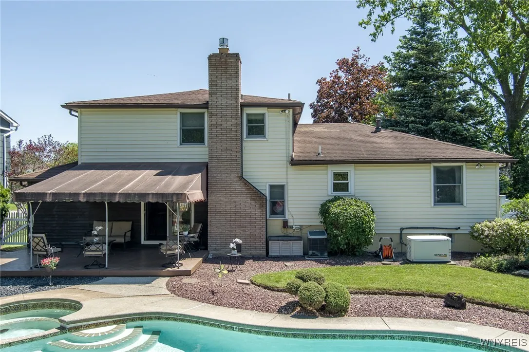 13 Robin Court, West Seneca, New York 14224, West Seneca, New York 14224, 3 Bedrooms Bedrooms, 7 Rooms Rooms,1 BathroomBathrooms,Residential,Closed,13 Robin Court, West Seneca, New York 14224,B1609664