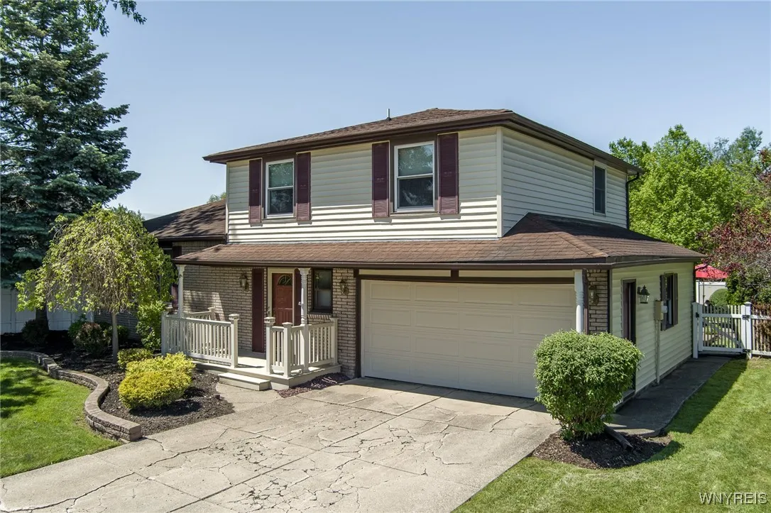 13 Robin Court, West Seneca, New York 14224, West Seneca, New York 14224, 3 Bedrooms Bedrooms, 7 Rooms Rooms,1 BathroomBathrooms,Residential,Closed,13 Robin Court, West Seneca, New York 14224,B1609664