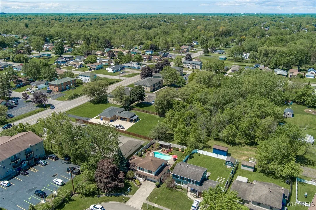 13 Robin Court, West Seneca, New York 14224, West Seneca, New York 14224, 3 Bedrooms Bedrooms, 7 Rooms Rooms,1 BathroomBathrooms,Residential,Closed,13 Robin Court, West Seneca, New York 14224,B1609664