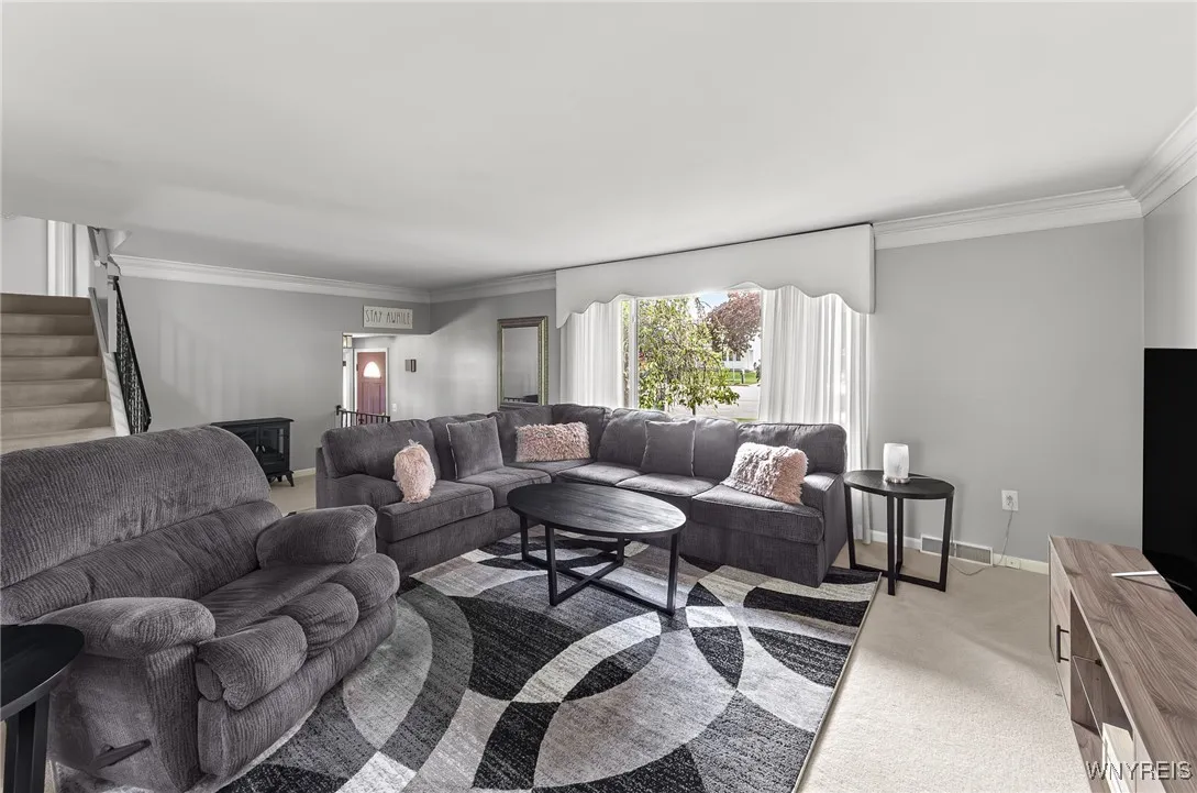 13 Robin Court, West Seneca, New York 14224, West Seneca, New York 14224, 3 Bedrooms Bedrooms, 7 Rooms Rooms,1 BathroomBathrooms,Residential,Closed,13 Robin Court, West Seneca, New York 14224,B1609664