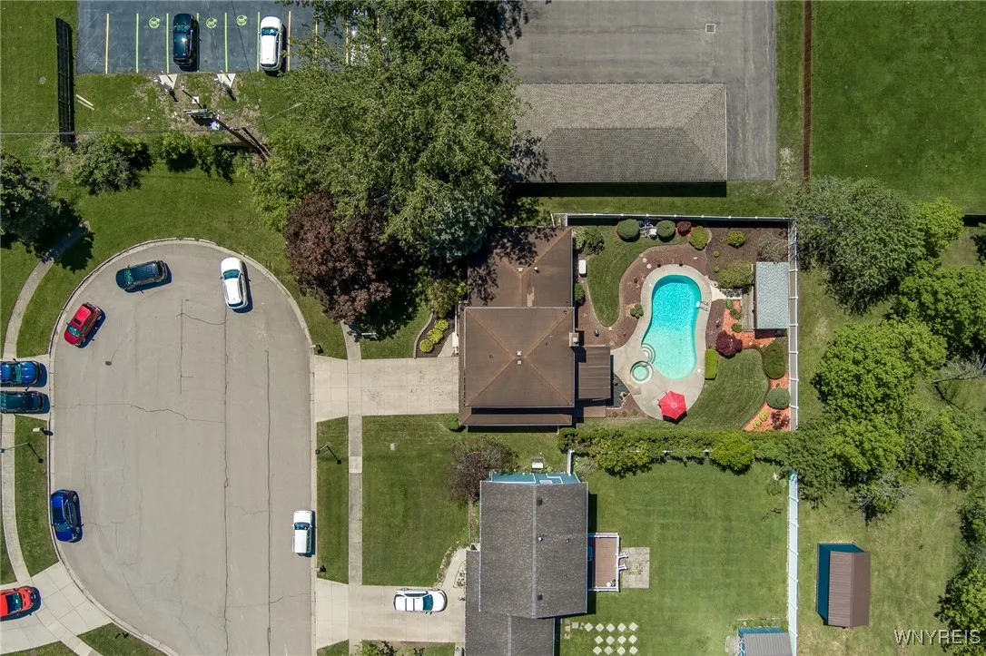 13 Robin Court, West Seneca, New York 14224, West Seneca, New York 14224, 3 Bedrooms Bedrooms, 7 Rooms Rooms,1 BathroomBathrooms,Residential,Closed,13 Robin Court, West Seneca, New York 14224,B1609664