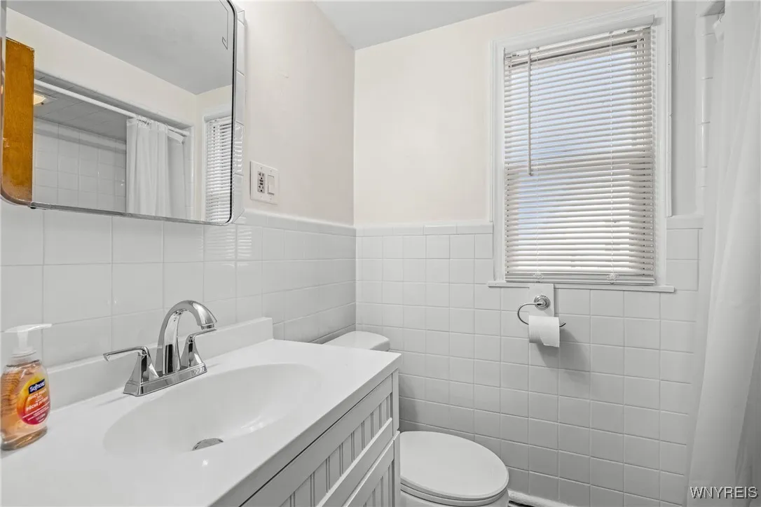 2365 Genesee Street, Cheektowaga, New York 14225, Cheektowaga, New York 14225, 3 Bedrooms Bedrooms, ,1 BathroomBathrooms,Residential,Closed,2365 Genesee Street, Cheektowaga, New York 14225,B1609533