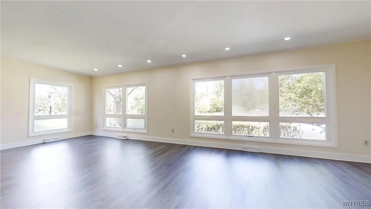 7847 Erie Road, Evans, New York 14047, Evans, New York 14047, 4 Bedrooms Bedrooms, 6 Rooms Rooms,2 BathroomsBathrooms,Residential,Closed,7847 Erie Road, Evans, New York 14047,0,B1609453