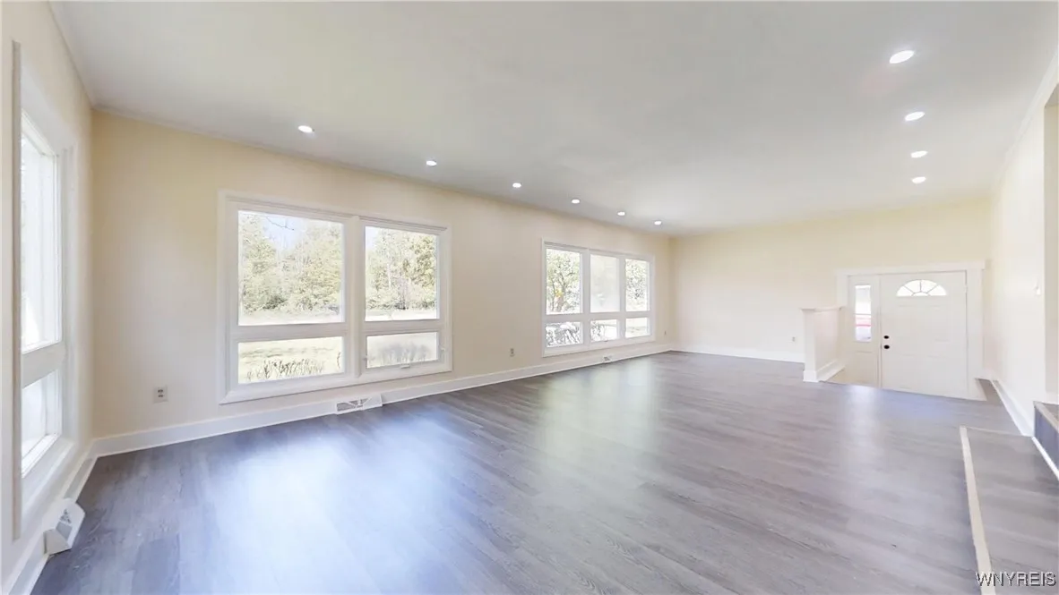 7847 Erie Road, Evans, New York 14047, Evans, New York 14047, 4 Bedrooms Bedrooms, 6 Rooms Rooms,2 BathroomsBathrooms,Residential,Closed,7847 Erie Road, Evans, New York 14047,0,B1609453