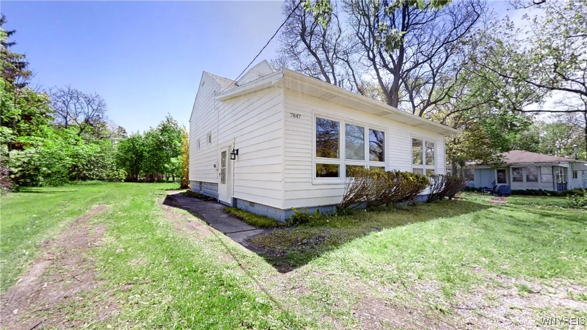 7847 Erie Road, Evans, New York 14047, Evans, New York 14047, 4 Bedrooms Bedrooms, 6 Rooms Rooms,2 BathroomsBathrooms,Residential,Closed,7847 Erie Road, Evans, New York 14047,0,B1609453