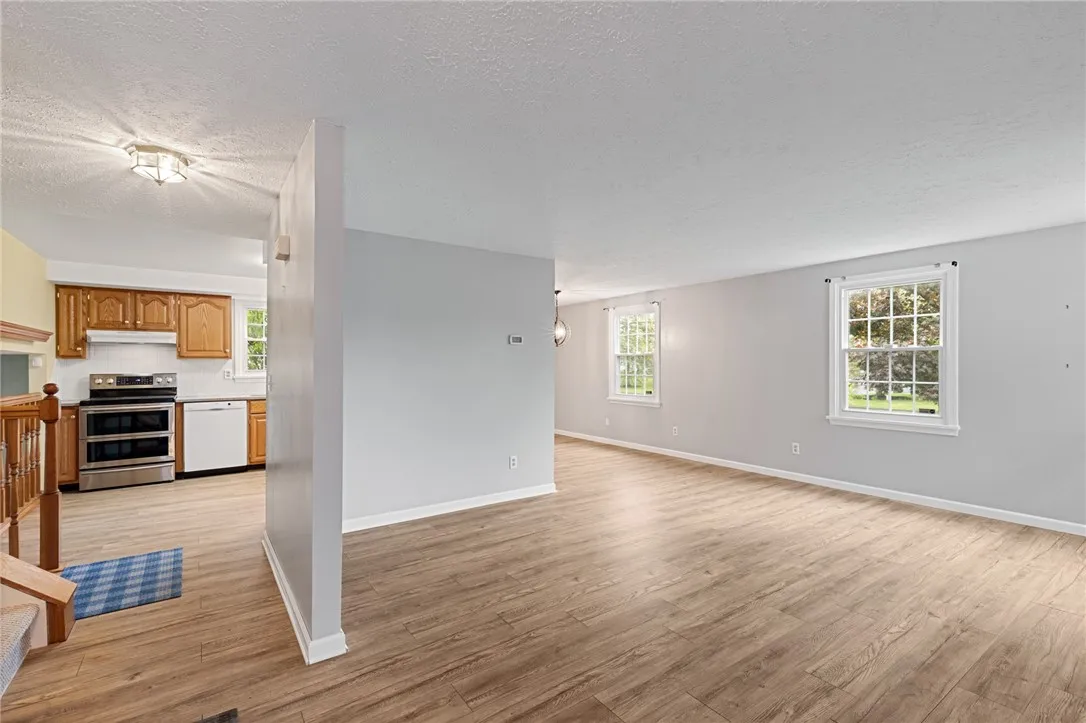 194 Citation Drive, Henrietta, New York 14467, Henrietta, New York 14467, 4 Bedrooms Bedrooms, 10 Rooms Rooms,2 BathroomsBathrooms,Residential,Closed,194 Citation Drive, Henrietta, New York 14467,R1609741