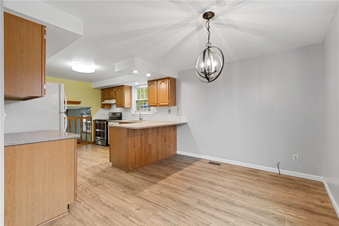 194 Citation Drive, Henrietta, New York 14467, Henrietta, New York 14467, 4 Bedrooms Bedrooms, 10 Rooms Rooms,2 BathroomsBathrooms,Residential,Closed,194 Citation Drive, Henrietta, New York 14467,R1609741