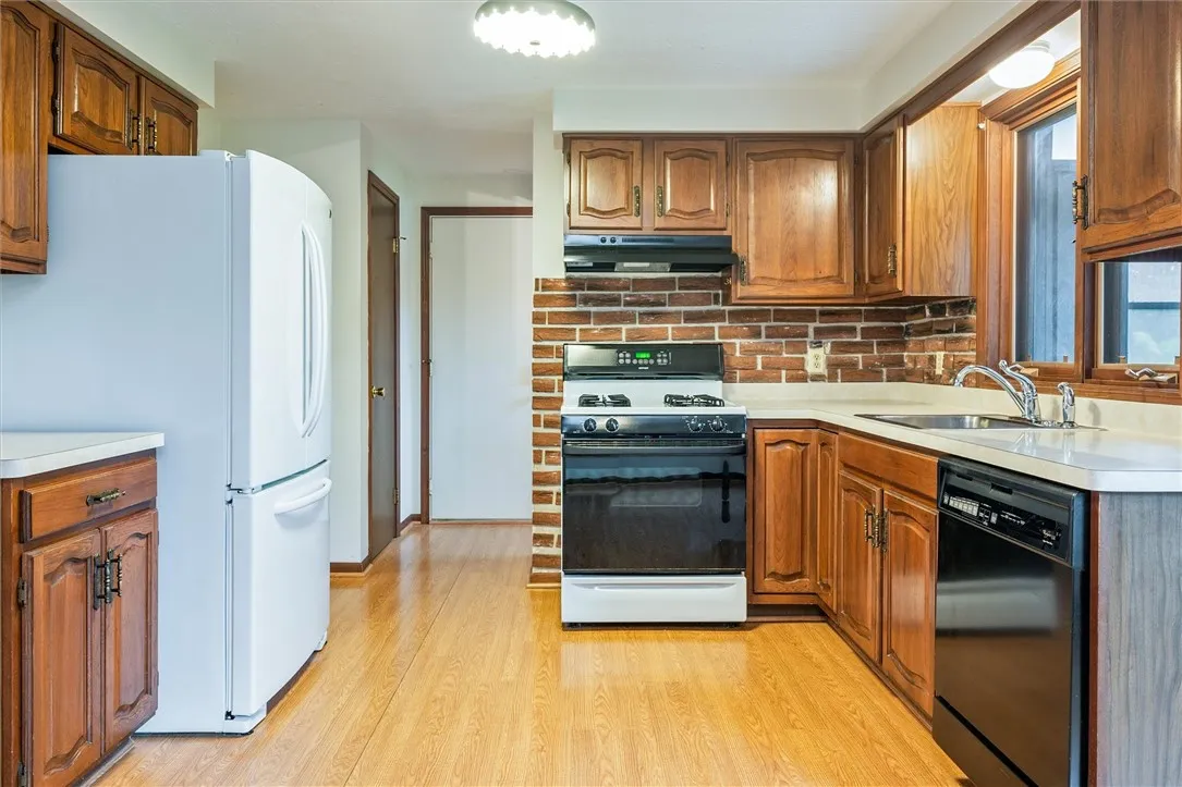 139 Gary Drive, Sweden, New York 14420, Sweden, New York 14420, 3 Bedrooms Bedrooms, 7 Rooms Rooms,1 BathroomBathrooms,Residential,Closed,139 Gary Drive, Sweden, New York 14420,R1606956