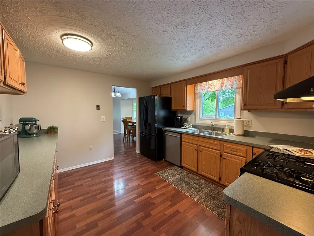300 Amy Lane, Clarkson, New York 14420, Clarkson, New York 14420, 3 Bedrooms Bedrooms, 9 Rooms Rooms,2 BathroomsBathrooms,Residential,Closed,300 Amy Lane, Clarkson, New York 14420,R1609127