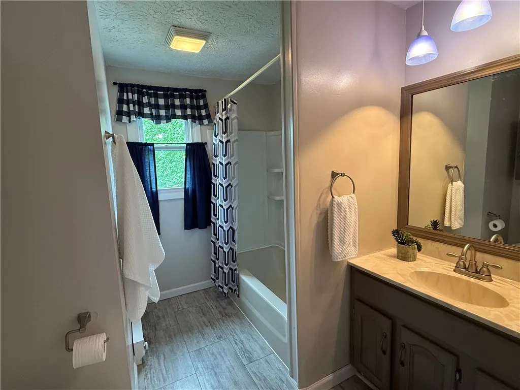 300 Amy Lane, Clarkson, New York 14420, Clarkson, New York 14420, 3 Bedrooms Bedrooms, 9 Rooms Rooms,2 BathroomsBathrooms,Residential,Closed,300 Amy Lane, Clarkson, New York 14420,R1609127
