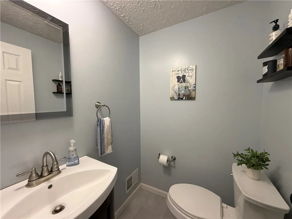 300 Amy Lane, Clarkson, New York 14420, Clarkson, New York 14420, 3 Bedrooms Bedrooms, 9 Rooms Rooms,2 BathroomsBathrooms,Residential,Closed,300 Amy Lane, Clarkson, New York 14420,R1609127
