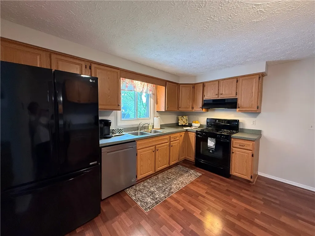 300 Amy Lane, Clarkson, New York 14420, Clarkson, New York 14420, 3 Bedrooms Bedrooms, 9 Rooms Rooms,2 BathroomsBathrooms,Residential,Closed,300 Amy Lane, Clarkson, New York 14420,R1609127