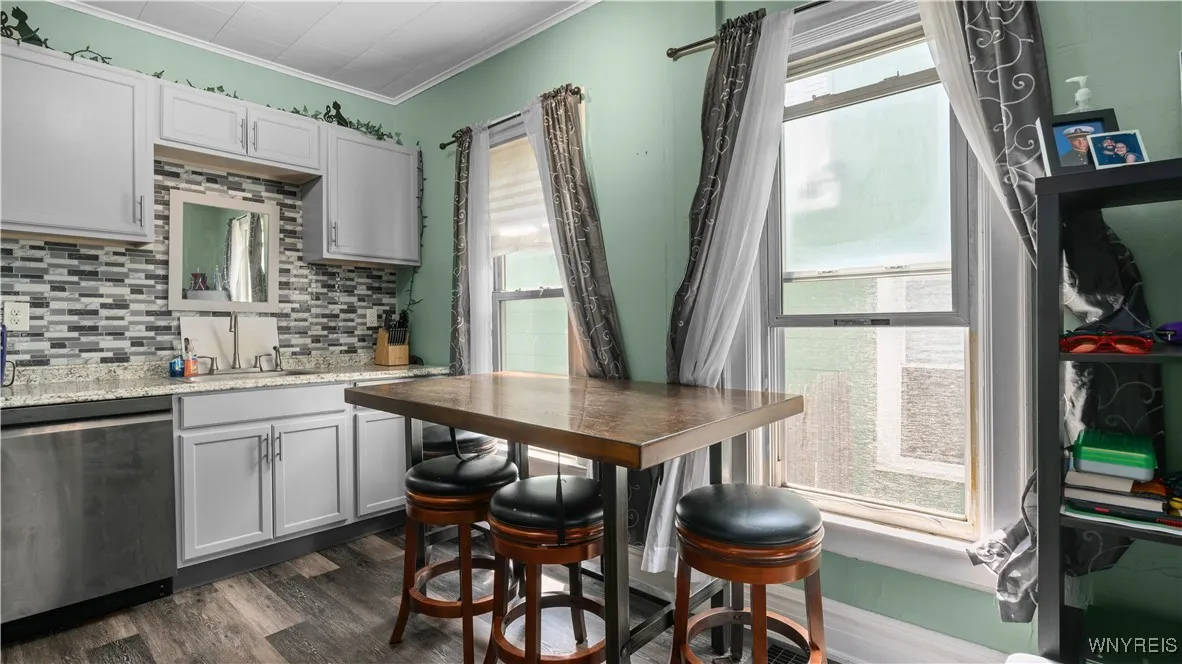 35 Duerstein Street, Buffalo, New York 14210, Buffalo, New York 14210, 6 Bedrooms Bedrooms, ,2 BathroomsBathrooms,Residential,Closed,35 Duerstein Street, Buffalo, New York 14210,B1609687