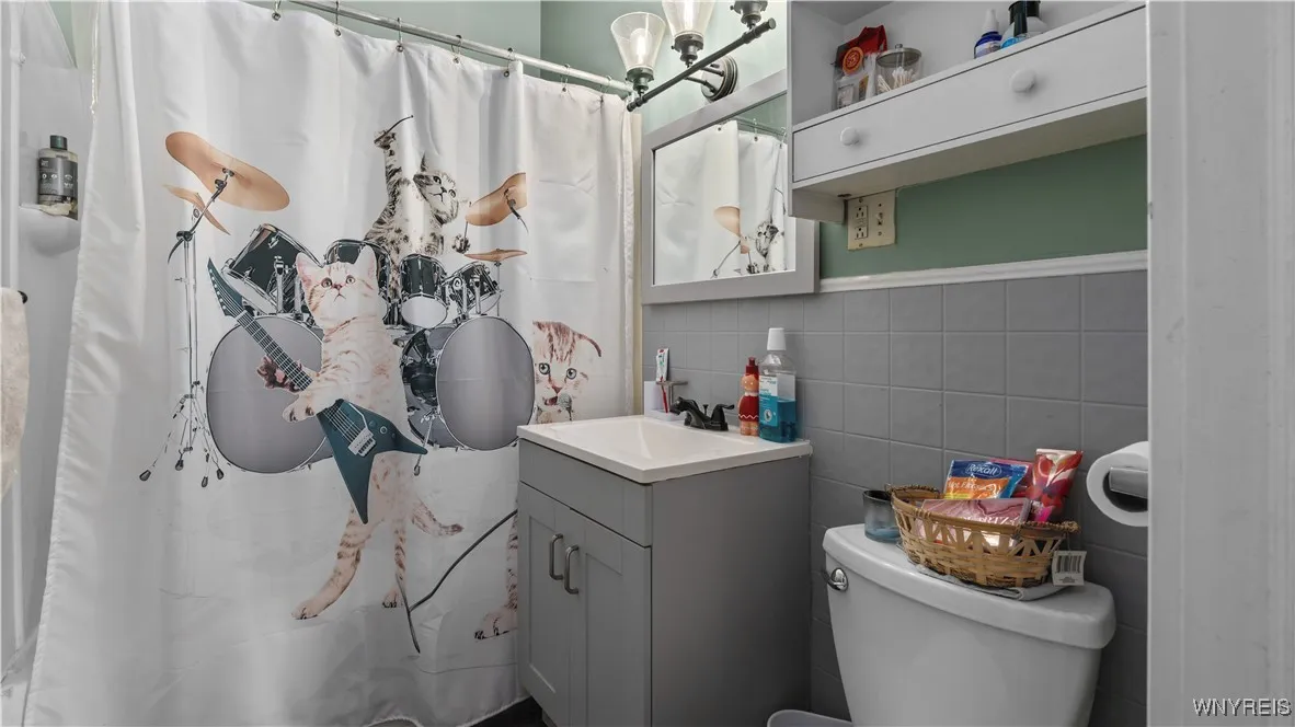 35 Duerstein Street, Buffalo, New York 14210, Buffalo, New York 14210, 6 Bedrooms Bedrooms, ,2 BathroomsBathrooms,Residential,Closed,35 Duerstein Street, Buffalo, New York 14210,B1609687