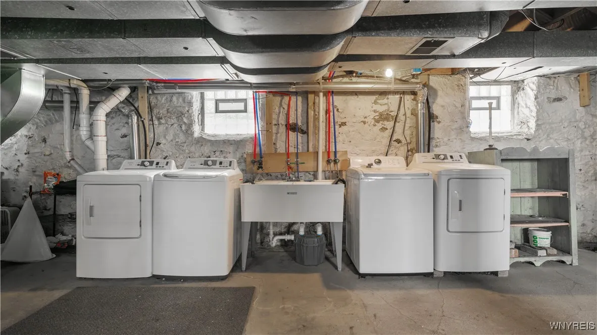 35 Duerstein Street, Buffalo, New York 14210, Buffalo, New York 14210, 6 Bedrooms Bedrooms, ,2 BathroomsBathrooms,Residential,Closed,35 Duerstein Street, Buffalo, New York 14210,B1609687