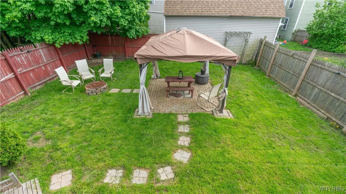 35 Duerstein Street, Buffalo, New York 14210, Buffalo, New York 14210, 6 Bedrooms Bedrooms, ,2 BathroomsBathrooms,Residential,Closed,35 Duerstein Street, Buffalo, New York 14210,B1609687