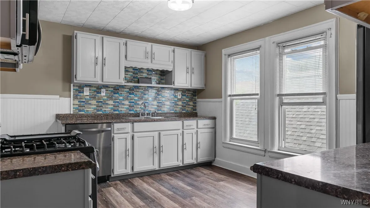 35 Duerstein Street, Buffalo, New York 14210, Buffalo, New York 14210, 6 Bedrooms Bedrooms, ,2 BathroomsBathrooms,Residential,Closed,35 Duerstein Street, Buffalo, New York 14210,B1609687