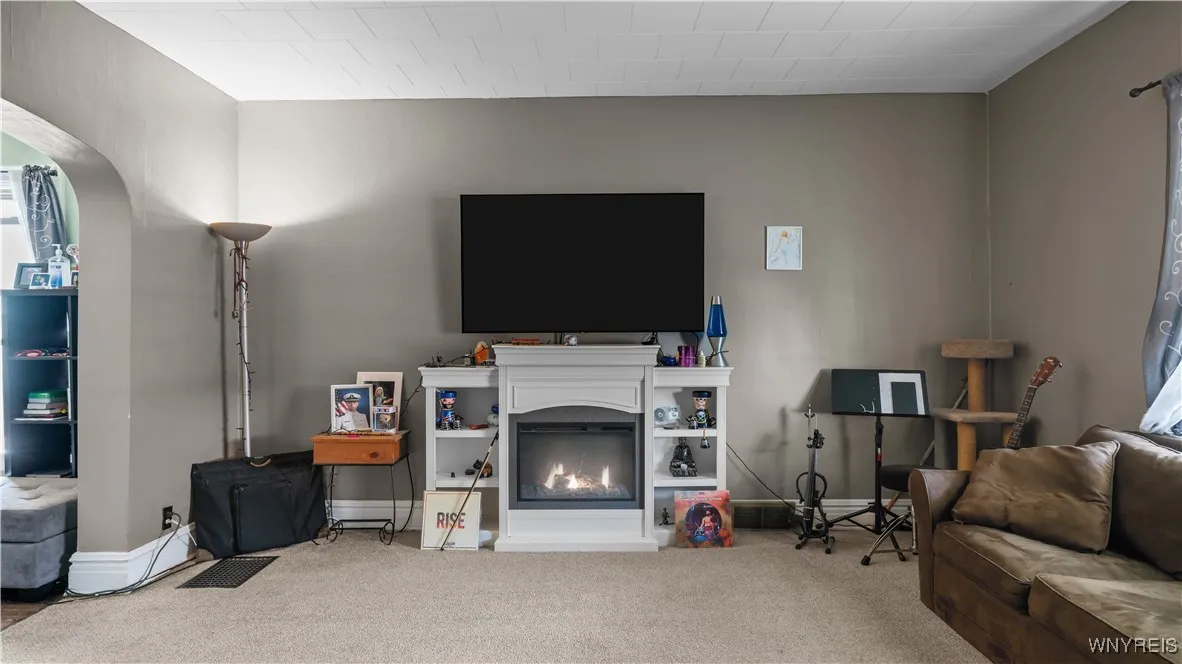 35 Duerstein Street, Buffalo, New York 14210, Buffalo, New York 14210, 6 Bedrooms Bedrooms, ,2 BathroomsBathrooms,Residential,Closed,35 Duerstein Street, Buffalo, New York 14210,B1609687