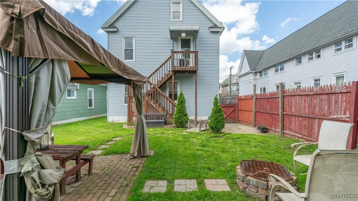 35 Duerstein Street, Buffalo, New York 14210, Buffalo, New York 14210, 6 Bedrooms Bedrooms, ,2 BathroomsBathrooms,Residential,Closed,35 Duerstein Street, Buffalo, New York 14210,B1609687