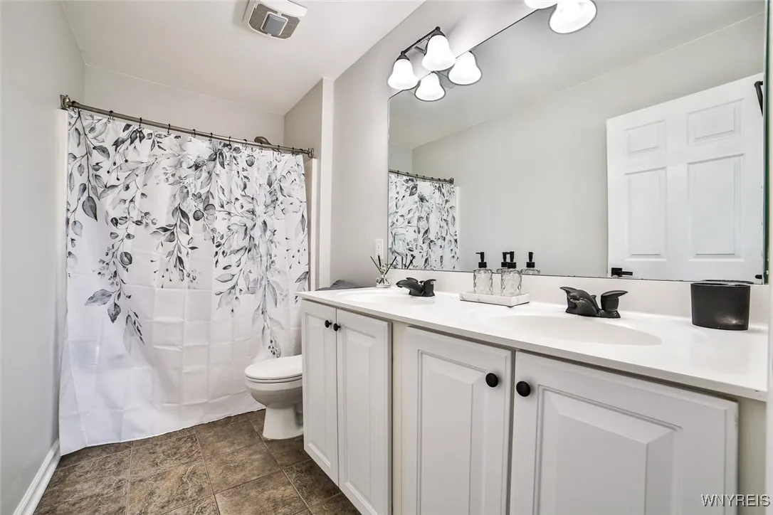 2224 Hunters Hollow Lane, Hamburg, New York 14085, Hamburg, New York 14085, 4 Bedrooms Bedrooms, 10 Rooms Rooms,3 BathroomsBathrooms,Residential,Closed,2224 Hunters Hollow Lane, Hamburg, New York 14085,0,B1603742