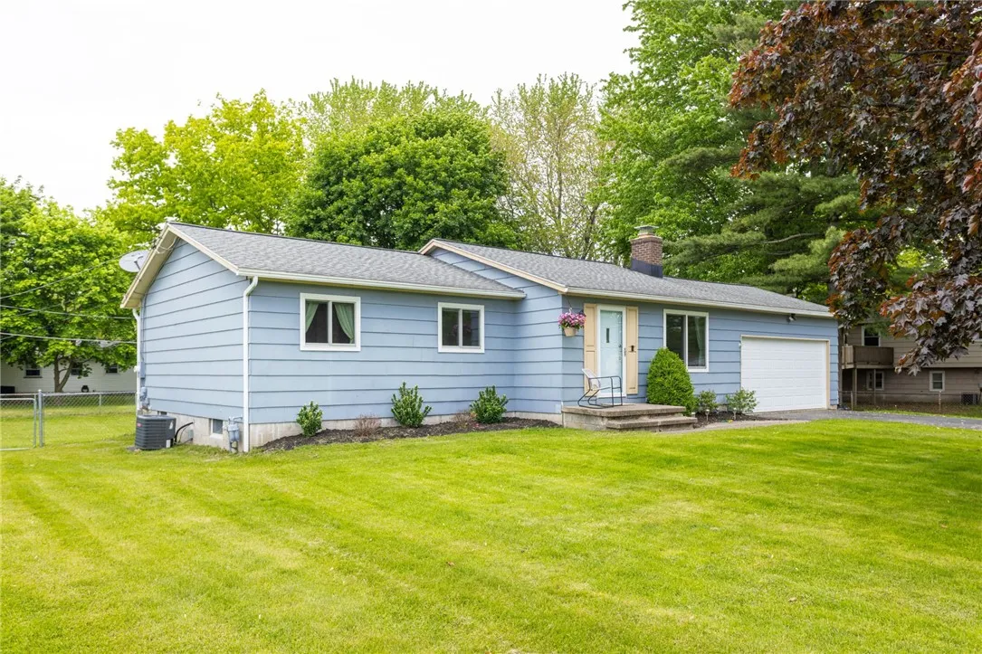 25 Selkirk Drive, Greece, New York 14626, Greece, New York 14626, 3 Bedrooms Bedrooms, 6 Rooms Rooms,1 BathroomBathrooms,Residential,Closed,25 Selkirk Drive, Greece, New York 14626,R1608429