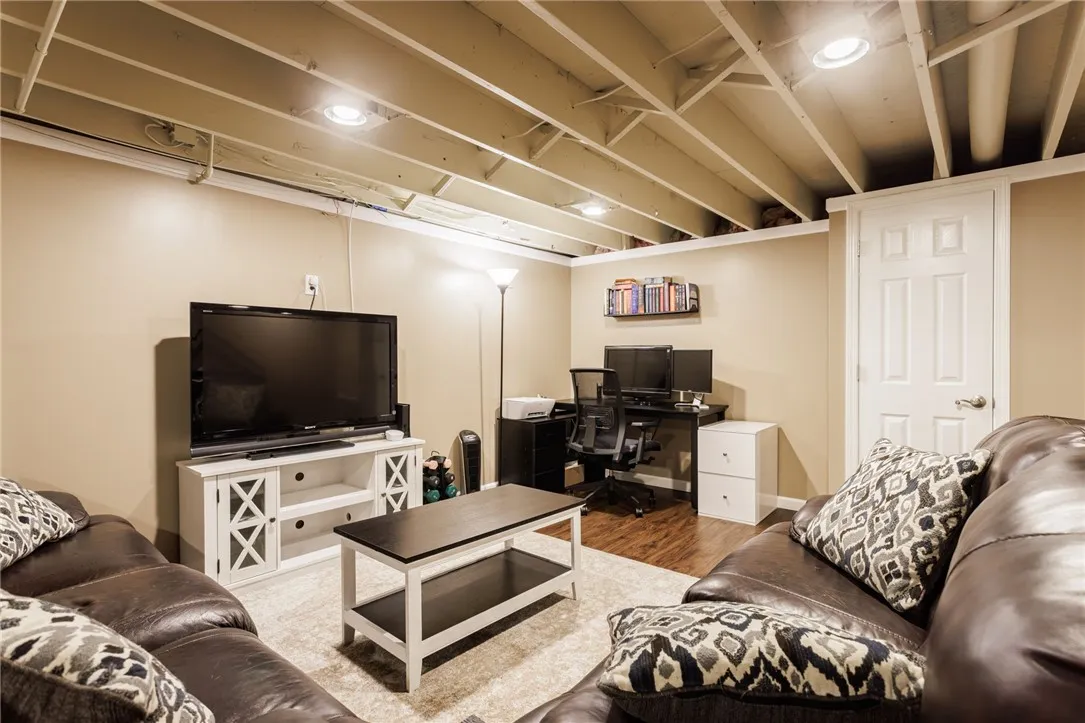 25 Selkirk Drive, Greece, New York 14626, Greece, New York 14626, 3 Bedrooms Bedrooms, 6 Rooms Rooms,1 BathroomBathrooms,Residential,Closed,25 Selkirk Drive, Greece, New York 14626,R1608429
