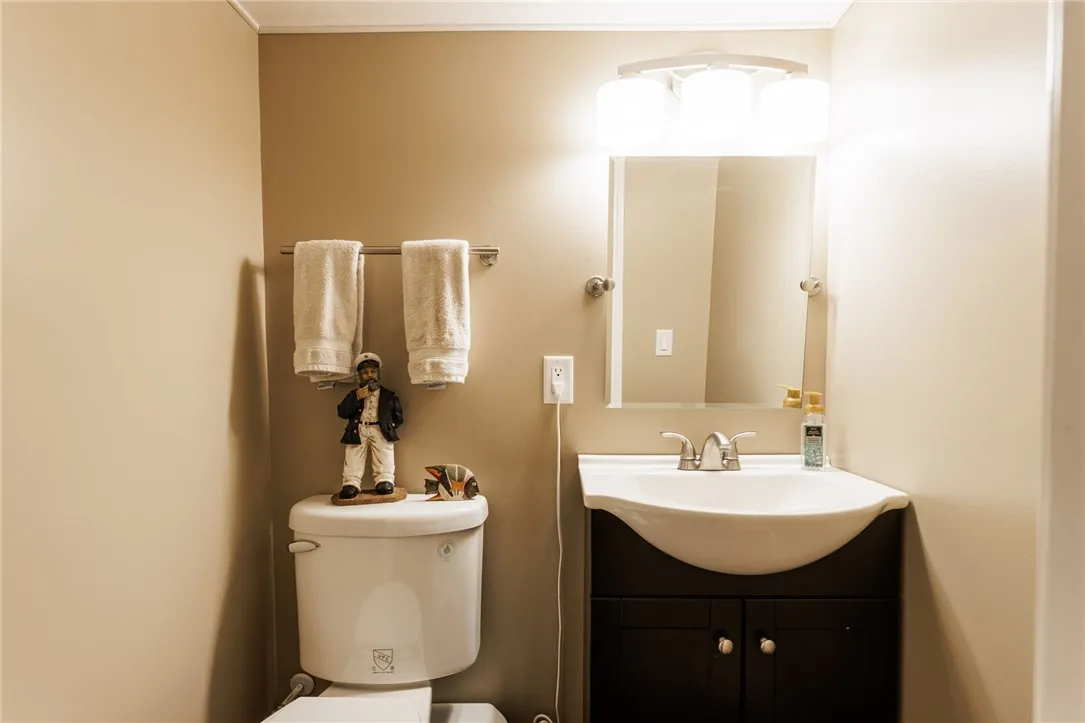 25 Selkirk Drive, Greece, New York 14626, Greece, New York 14626, 3 Bedrooms Bedrooms, 6 Rooms Rooms,1 BathroomBathrooms,Residential,Closed,25 Selkirk Drive, Greece, New York 14626,R1608429