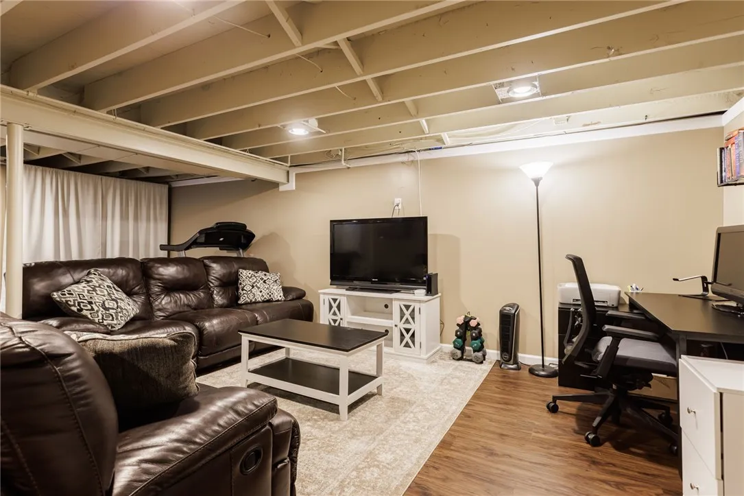 25 Selkirk Drive, Greece, New York 14626, Greece, New York 14626, 3 Bedrooms Bedrooms, 6 Rooms Rooms,1 BathroomBathrooms,Residential,Closed,25 Selkirk Drive, Greece, New York 14626,R1608429