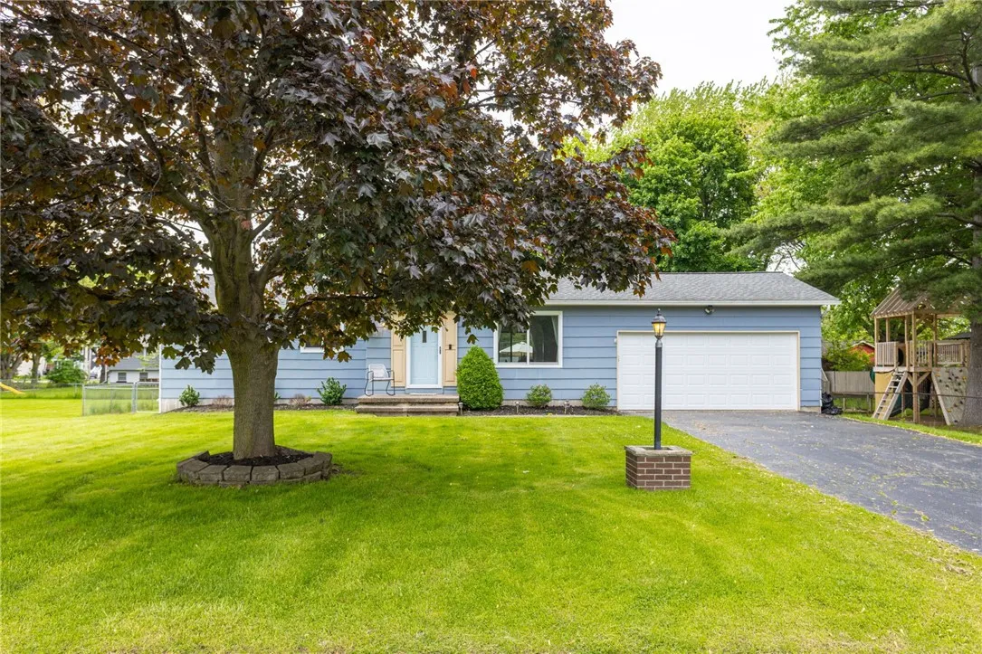 25 Selkirk Drive, Greece, New York 14626, Greece, New York 14626, 3 Bedrooms Bedrooms, 6 Rooms Rooms,1 BathroomBathrooms,Residential,Closed,25 Selkirk Drive, Greece, New York 14626,R1608429
