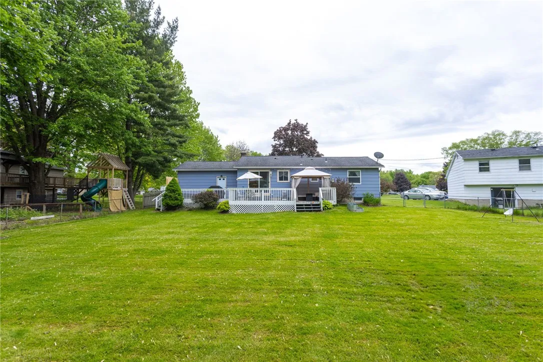 25 Selkirk Drive, Greece, New York 14626, Greece, New York 14626, 3 Bedrooms Bedrooms, 6 Rooms Rooms,1 BathroomBathrooms,Residential,Closed,25 Selkirk Drive, Greece, New York 14626,R1608429