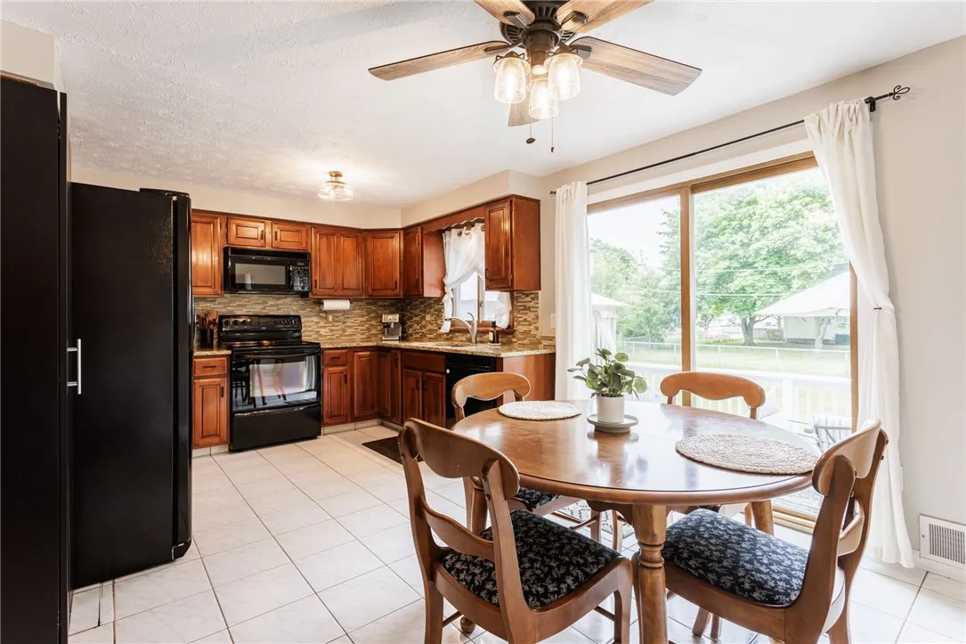 25 Selkirk Drive, Greece, New York 14626, Greece, New York 14626, 3 Bedrooms Bedrooms, 6 Rooms Rooms,1 BathroomBathrooms,Residential,Closed,25 Selkirk Drive, Greece, New York 14626,R1608429