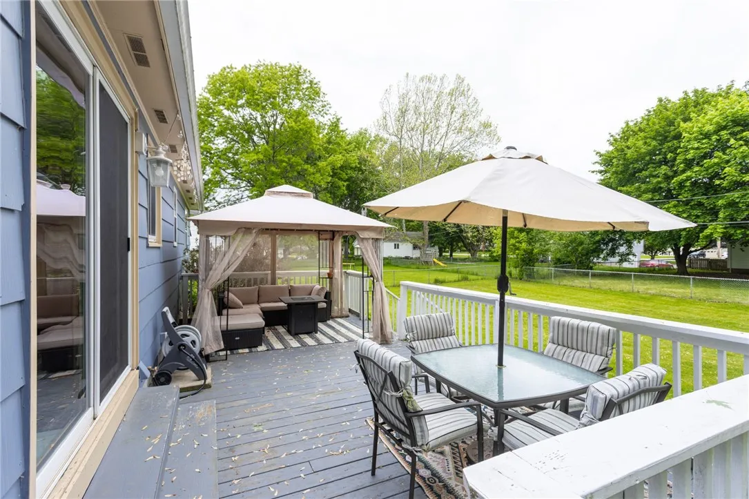 25 Selkirk Drive, Greece, New York 14626, Greece, New York 14626, 3 Bedrooms Bedrooms, 6 Rooms Rooms,1 BathroomBathrooms,Residential,Closed,25 Selkirk Drive, Greece, New York 14626,R1608429