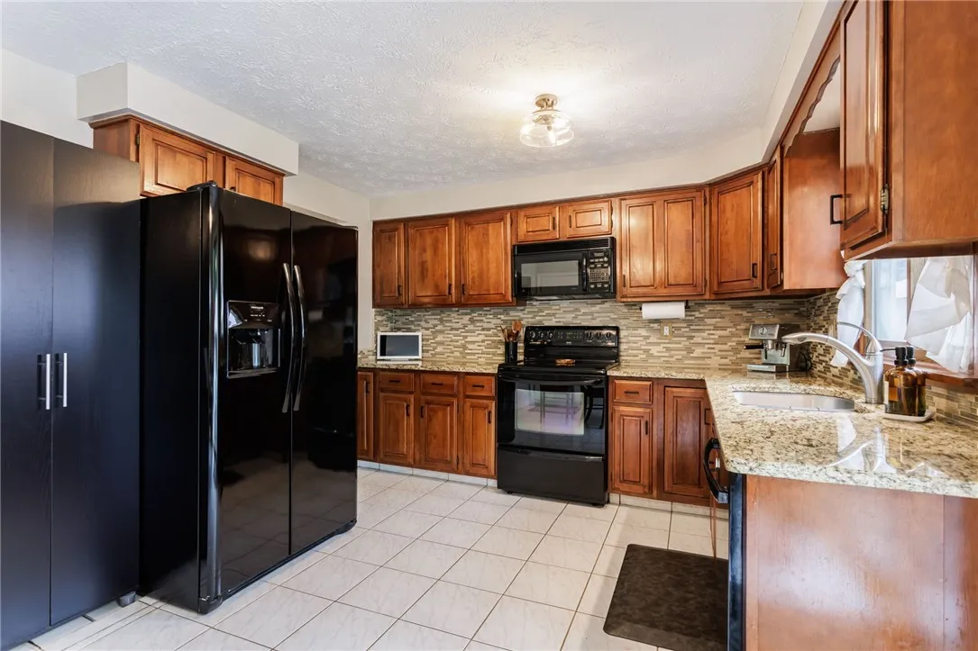 25 Selkirk Drive, Greece, New York 14626, Greece, New York 14626, 3 Bedrooms Bedrooms, 6 Rooms Rooms,1 BathroomBathrooms,Residential,Closed,25 Selkirk Drive, Greece, New York 14626,R1608429
