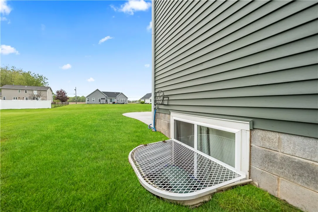 214 Blue Mountain Drive, Parma, New York 14468, Parma, New York 14468, 3 Bedrooms Bedrooms, 8 Rooms Rooms,2 BathroomsBathrooms,Residential,Closed,214 Blue Mountain Drive, Parma, New York 14468,R1608372