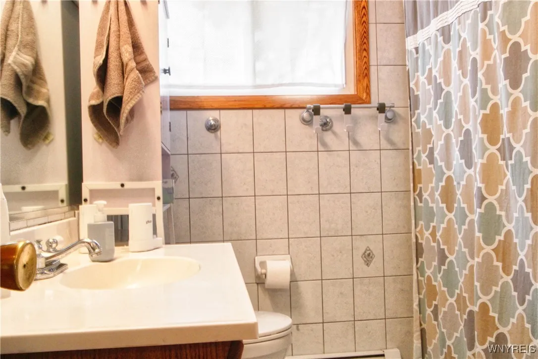 8701 Stahley Road, Clarence, New York 14051, Clarence, New York 14051, 3 Bedrooms Bedrooms, 6 Rooms Rooms,1 BathroomBathrooms,Residential Lease,For Rent,8701 Stahley Road, Clarence, New York 14051,B1609145