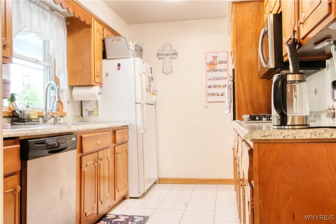 8701 Stahley Road, Clarence, New York 14051, Clarence, New York 14051, 3 Bedrooms Bedrooms, 6 Rooms Rooms,1 BathroomBathrooms,Residential Lease,For Rent,8701 Stahley Road, Clarence, New York 14051,B1609145